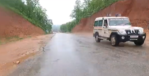 चैथो पटक थपिदै नारायणगढ बुटवल सडक निर्माणको कार्य